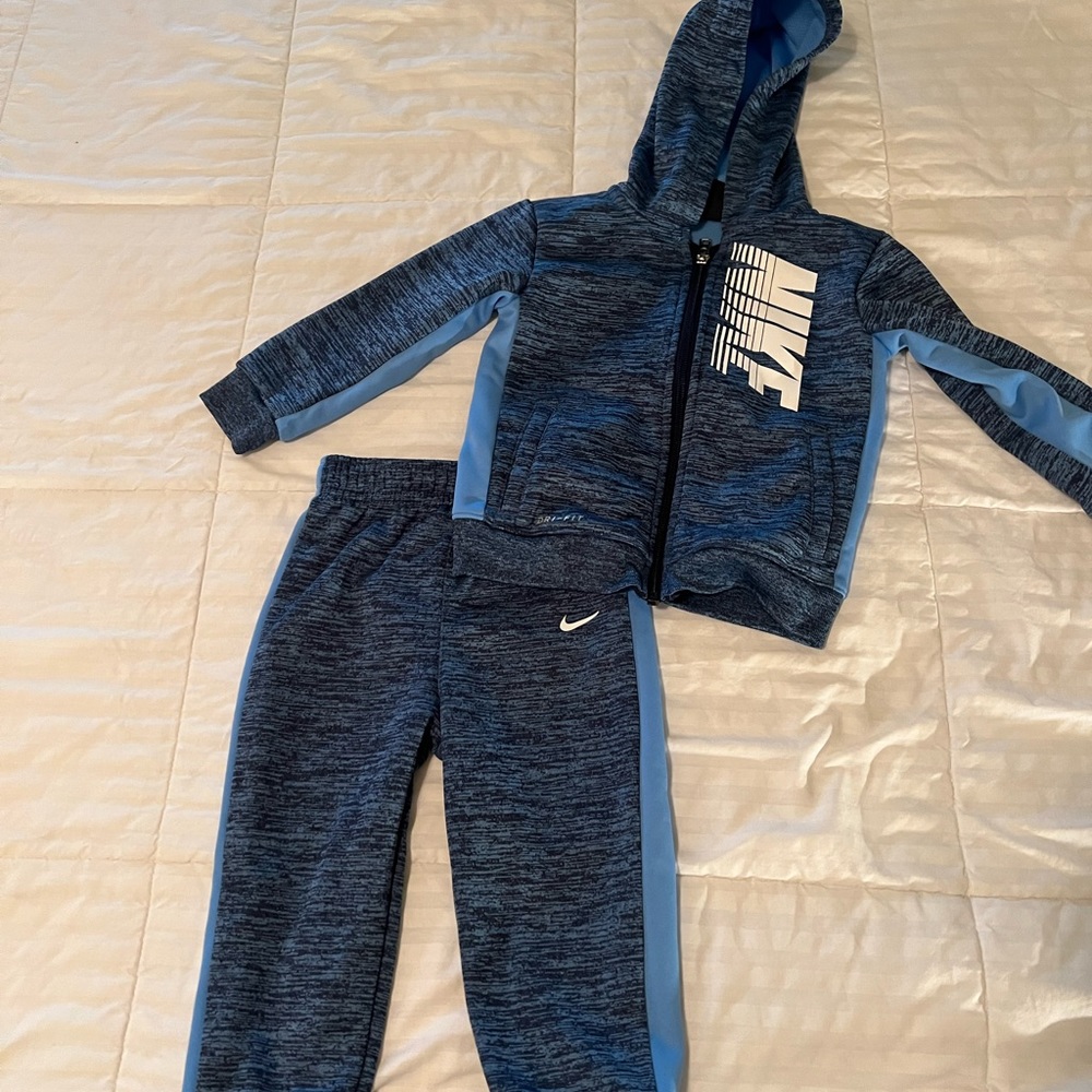 Nike sweatsuit